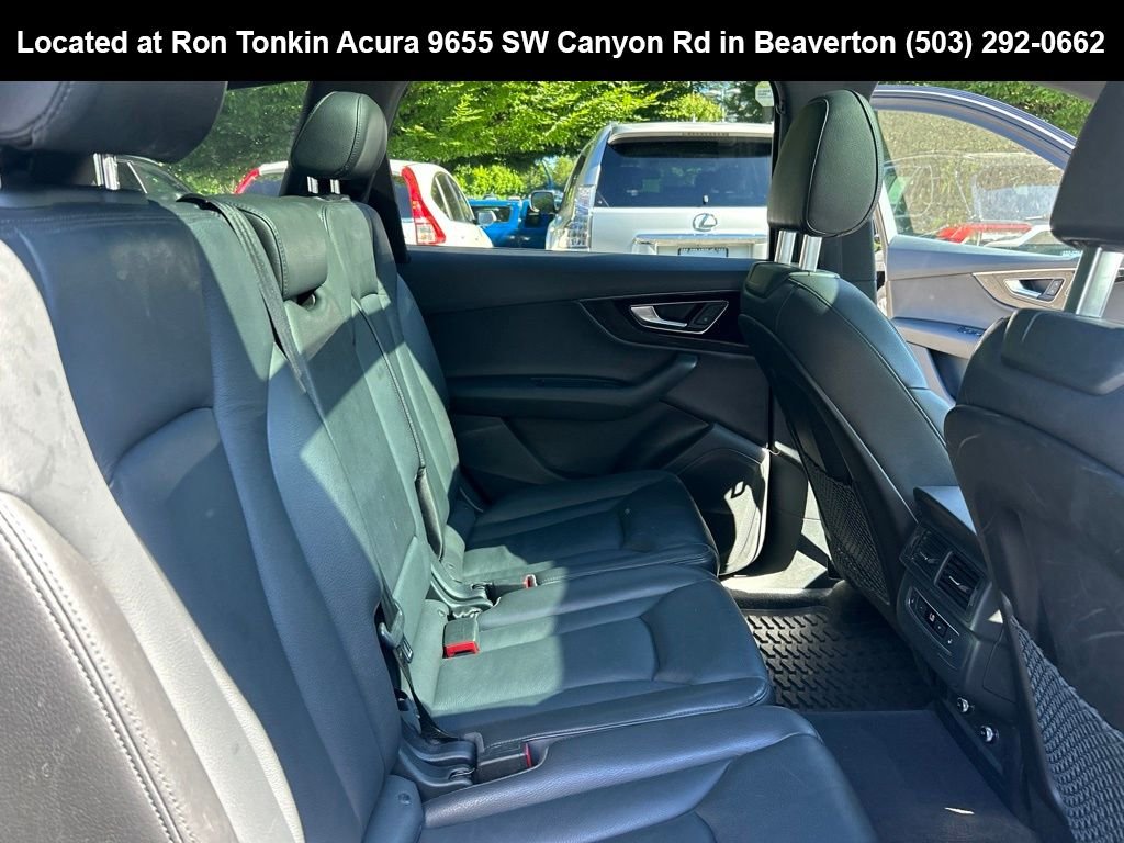 Used 2019 Night Black Audi 55 Premium image 12