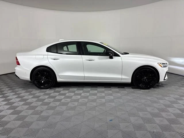 Used 2024 White Volvo Plus Black Edition image 5