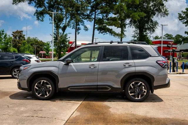 Certified Used 2025 River Rock Pearl Subaru Limited image 2