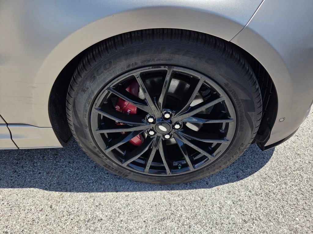 Used 2019 Gray Land Rover SVR image 18