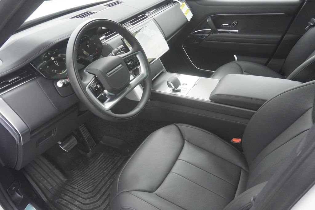 New 2026 Fuji White Land Rover SE image 18