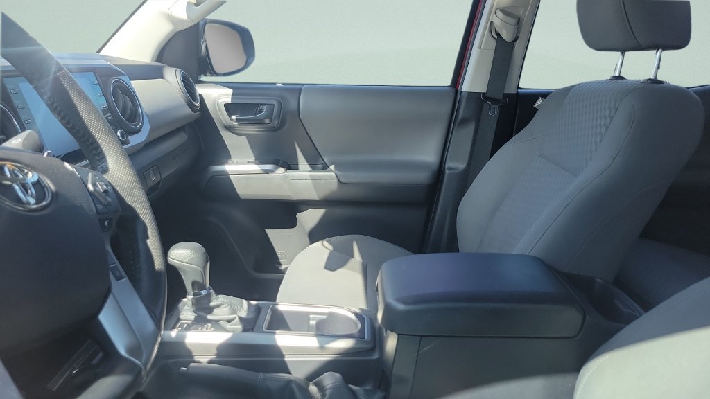 Used 2022 Red Toyota SR5 image 5