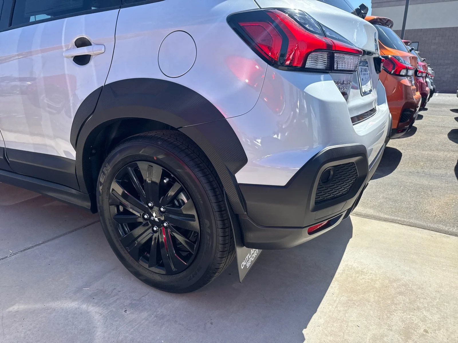 Used 2025 White Diamond Mitsubishi Trail Edition image 10