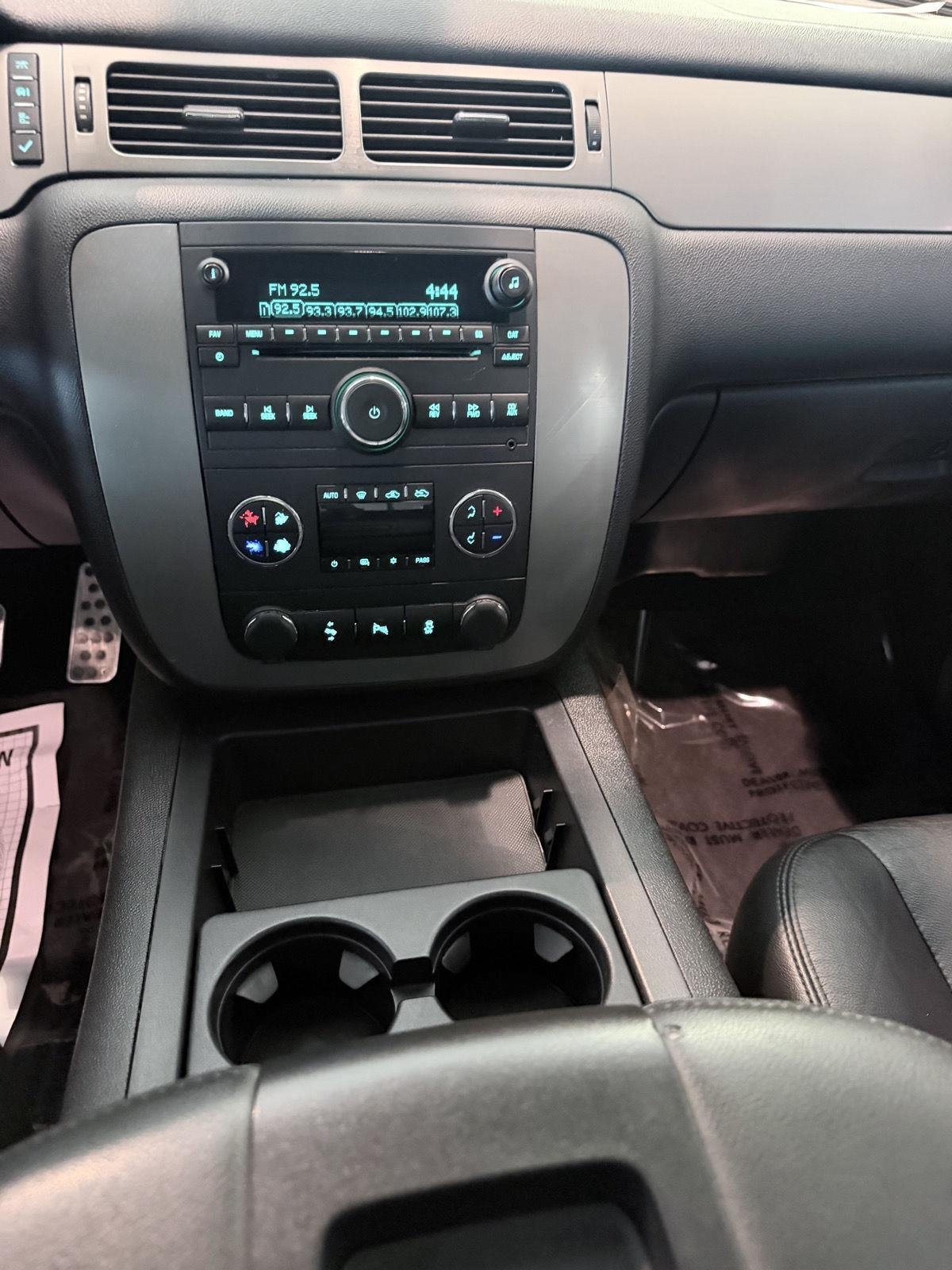 Used 2014 Silver Ice Metallic Chevrolet LTZ image 40
