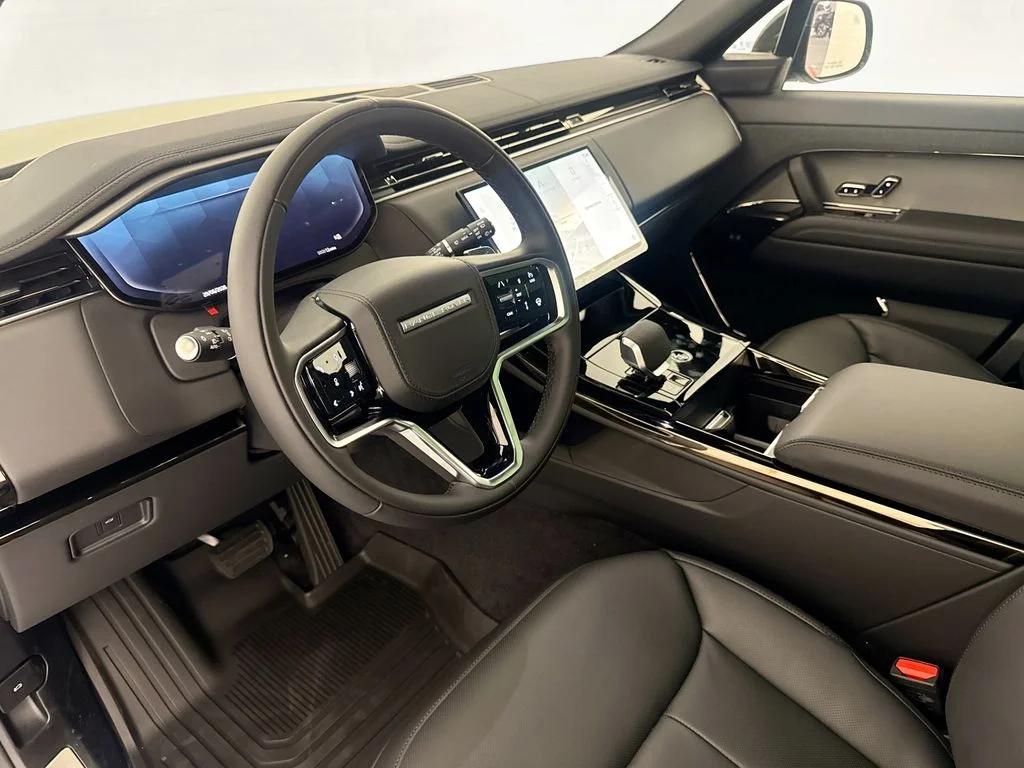 New 2026 Carpathian Grey Land Rover SE image 9