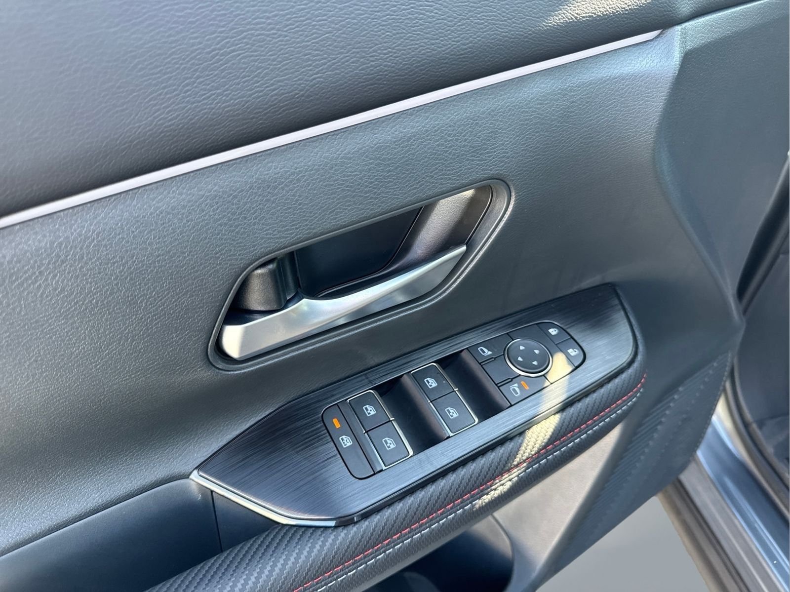 2026 Nissan KICKS SR - Photo 12