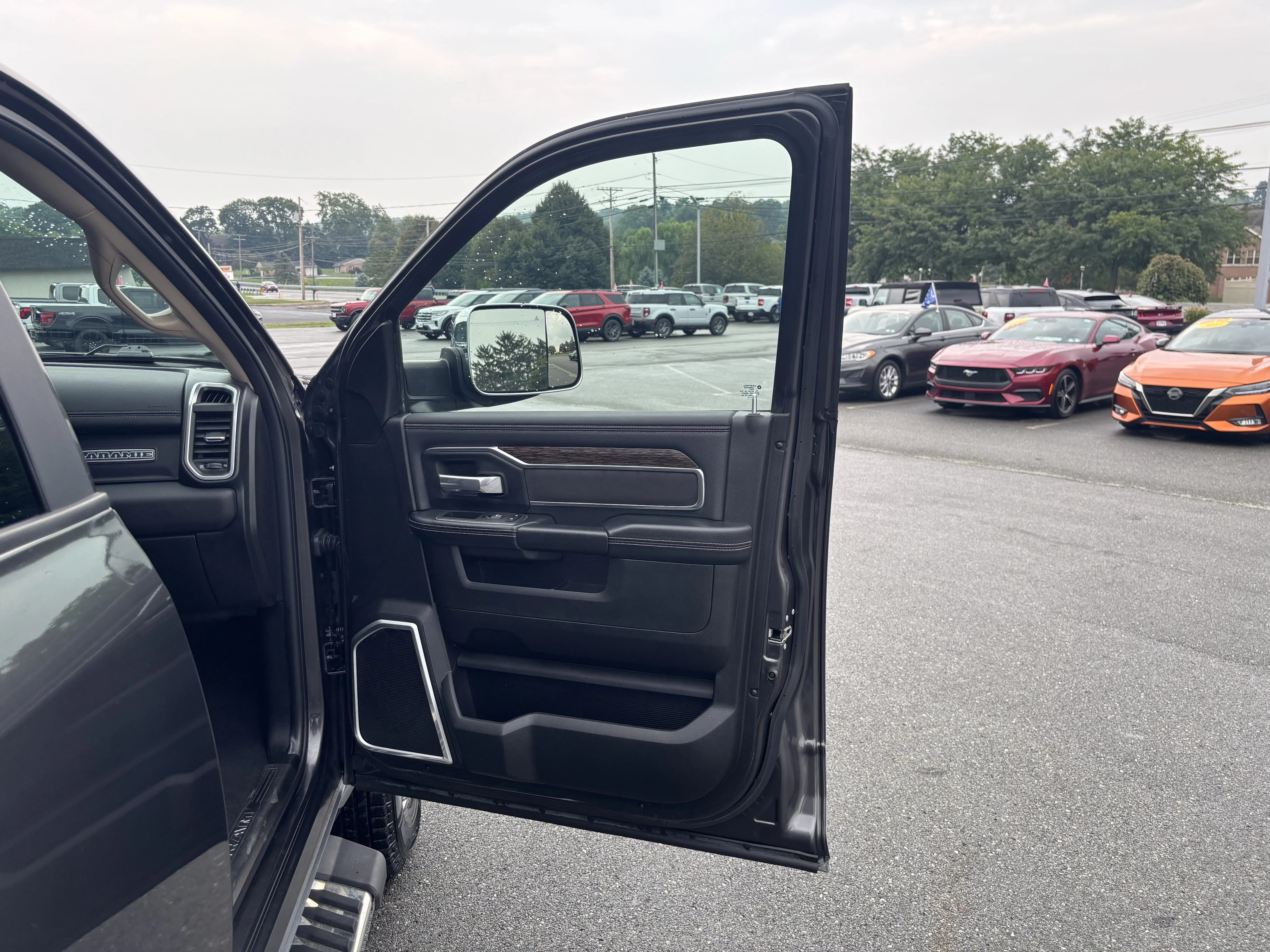 Used 2021 Granite Crystal Clearcoat Metallic Ram Laramie image 41