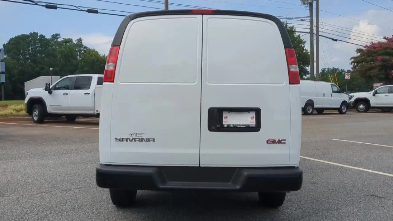 New 2025 Summit White GMC Work Van image 7