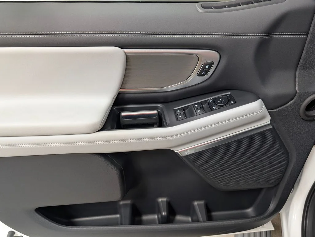 New 2027 Star White Metallic Tri-Coat Ford MAX Platinum image 12