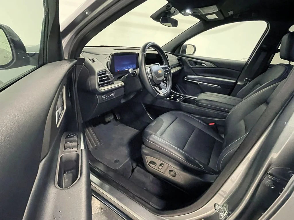 Used 2025 Gray Chevrolet LT image 21