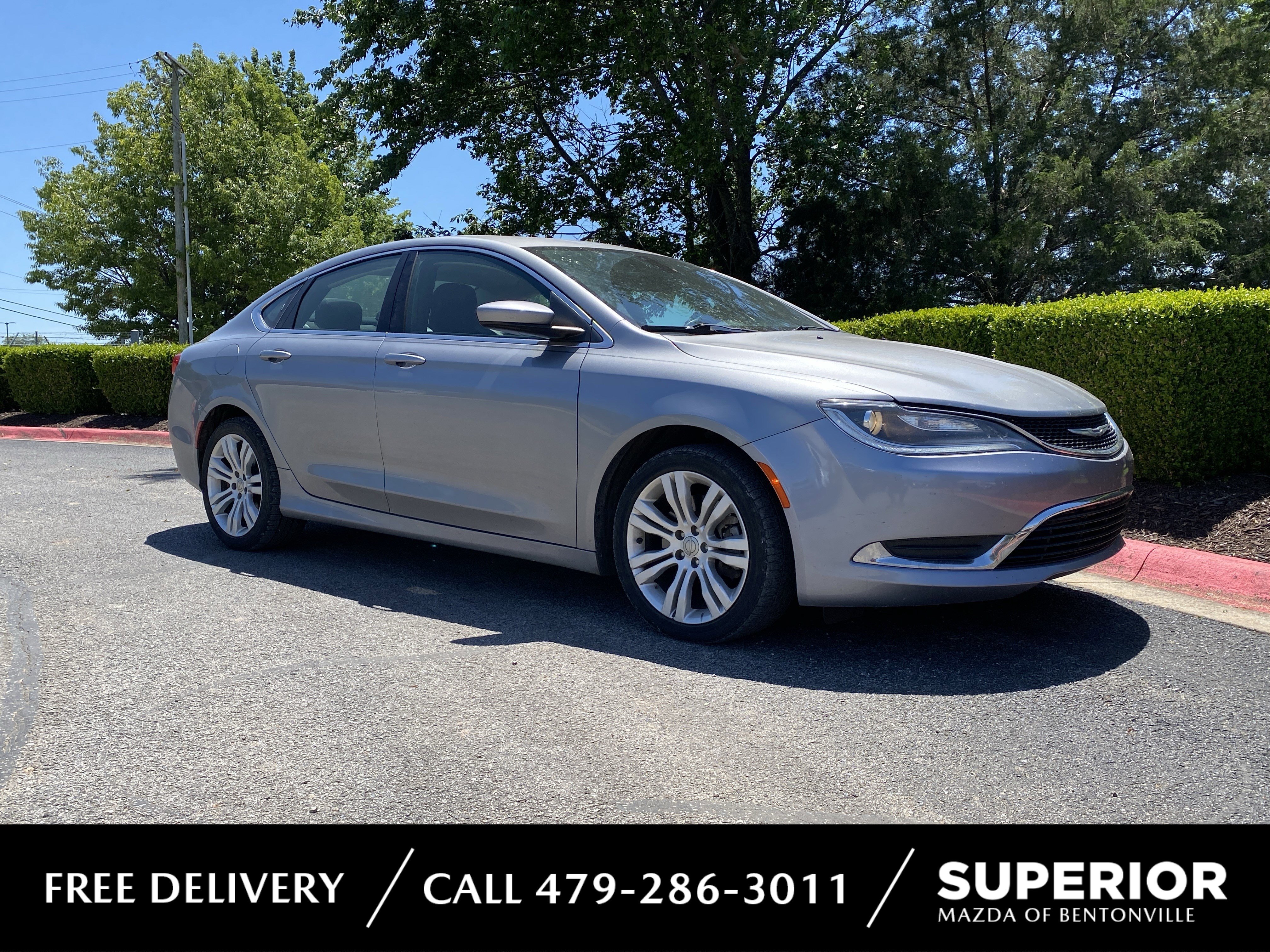 2016 Chrysler 200 Limited's photo