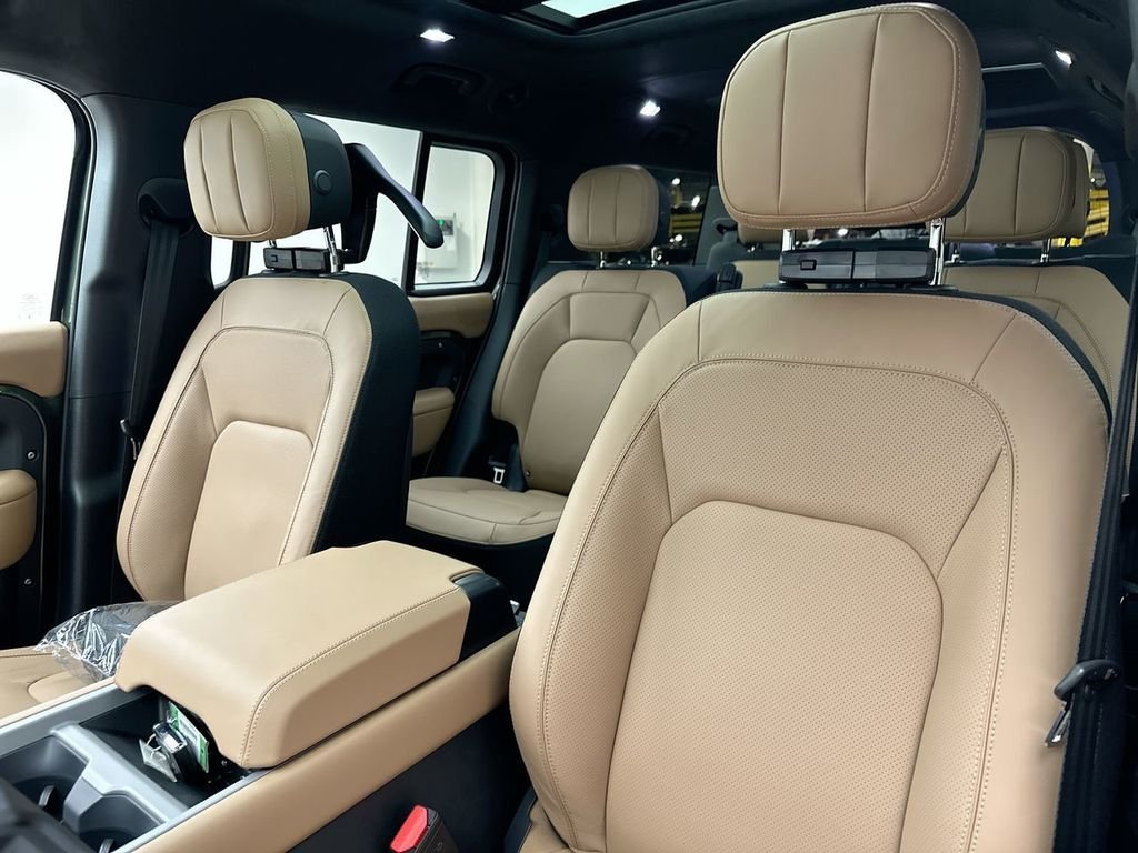 New 2026 Woolstone Green Metallic Land Rover X image 19