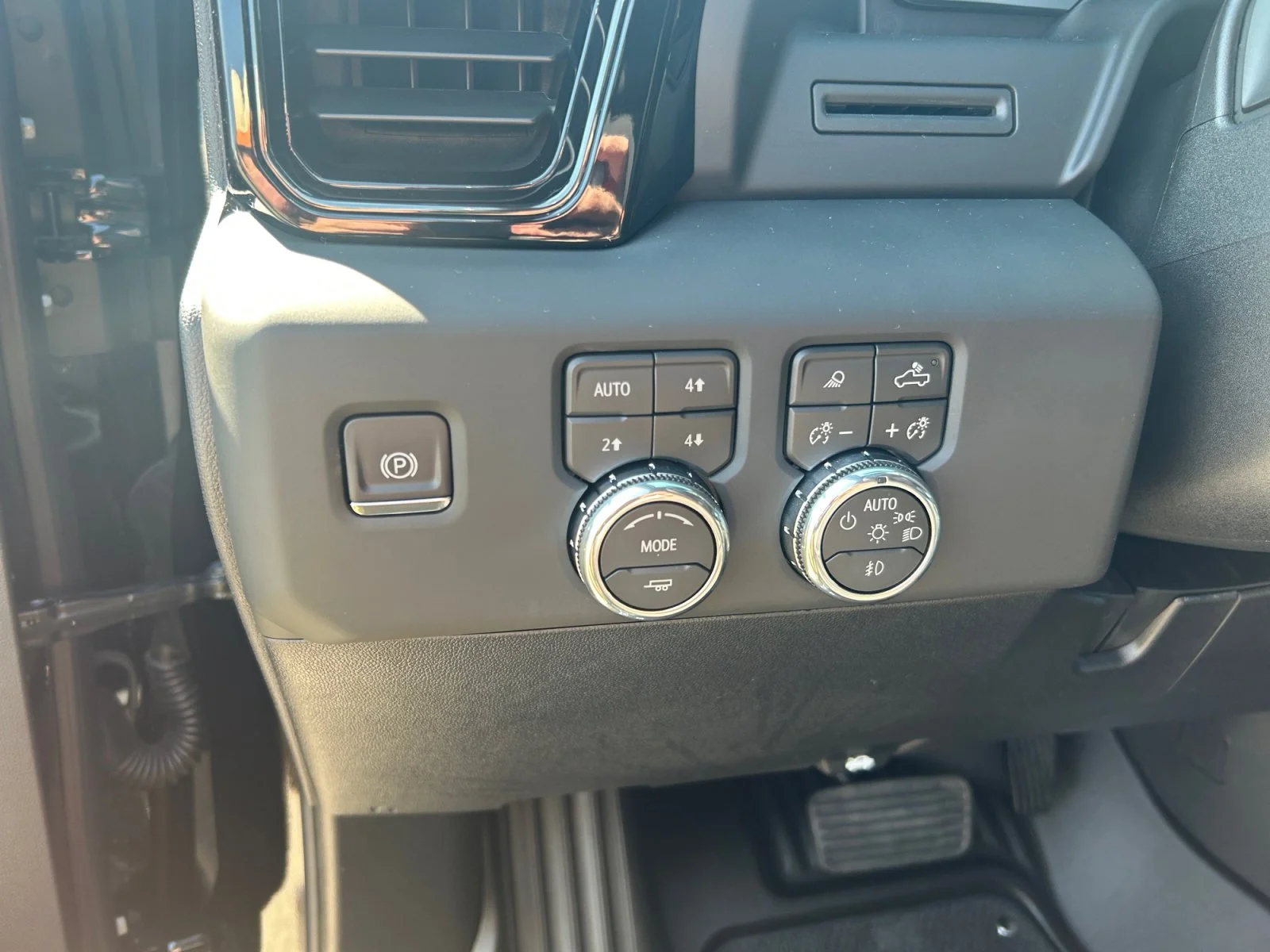 New 2026 Onyx Black GMC AT4 image 17