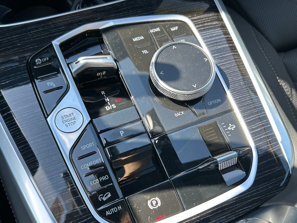 New 2026 Black Sapphire Metallic BMW xDrive40i image 28