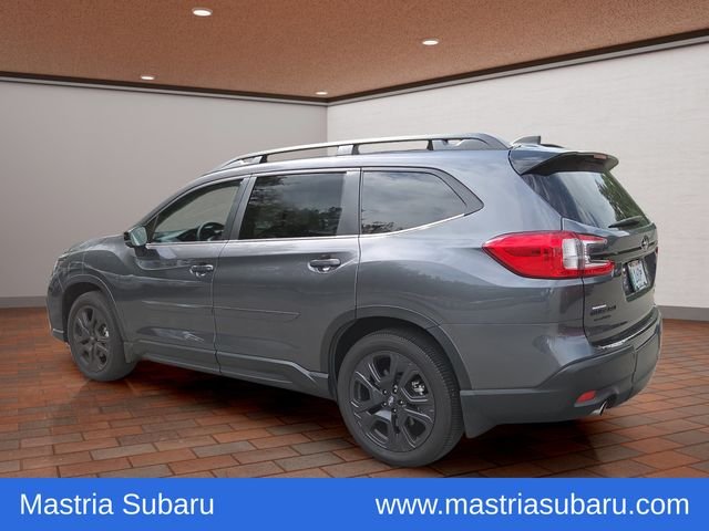 Used 2025 Gray Metallic Subaru Onyx Edition Touring image 6