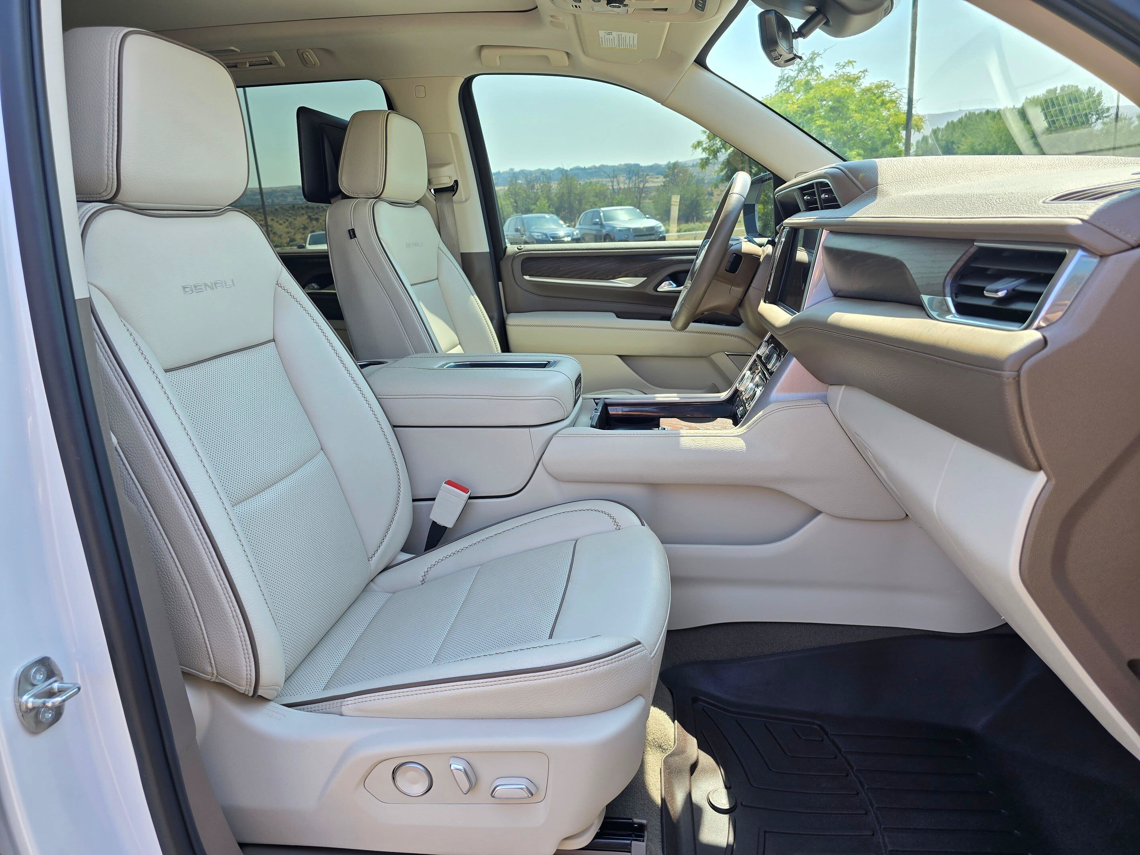 Used 2024 White Frost Tricoat GMC Denali image 14