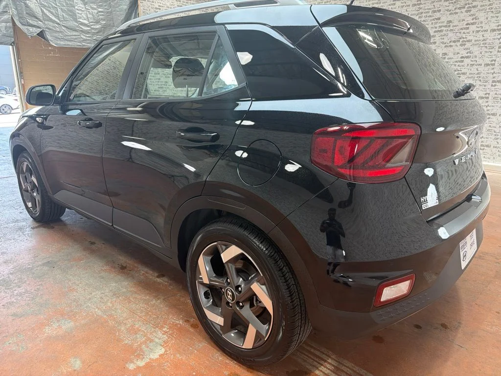 Used 2026 Onyx Black Hyundai SEL image 5