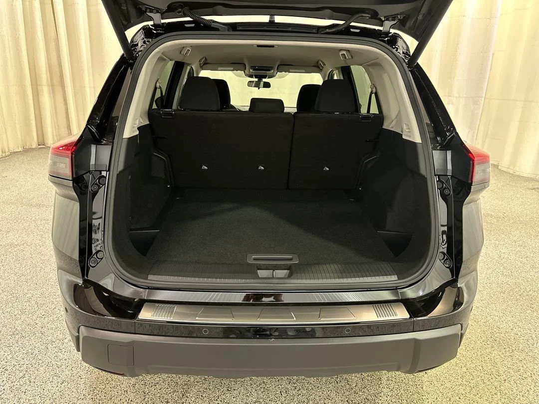 2026 Nissan Rogue SV - Photo 16