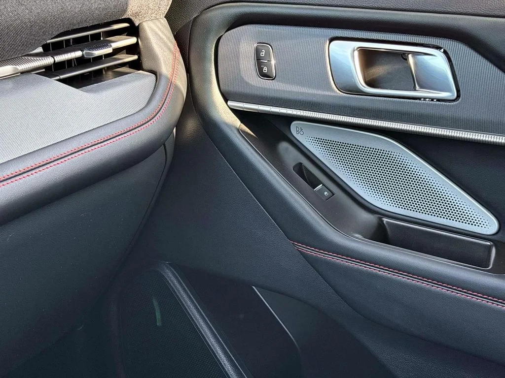 Used 2025 White Metallic Ford ST image 32