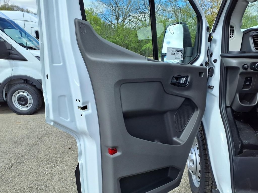 New 2026 Oxford White Ford Cargo Van image 10
