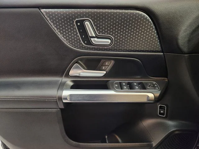 2025 Mercedes-Benz GLB Base - Photo 23