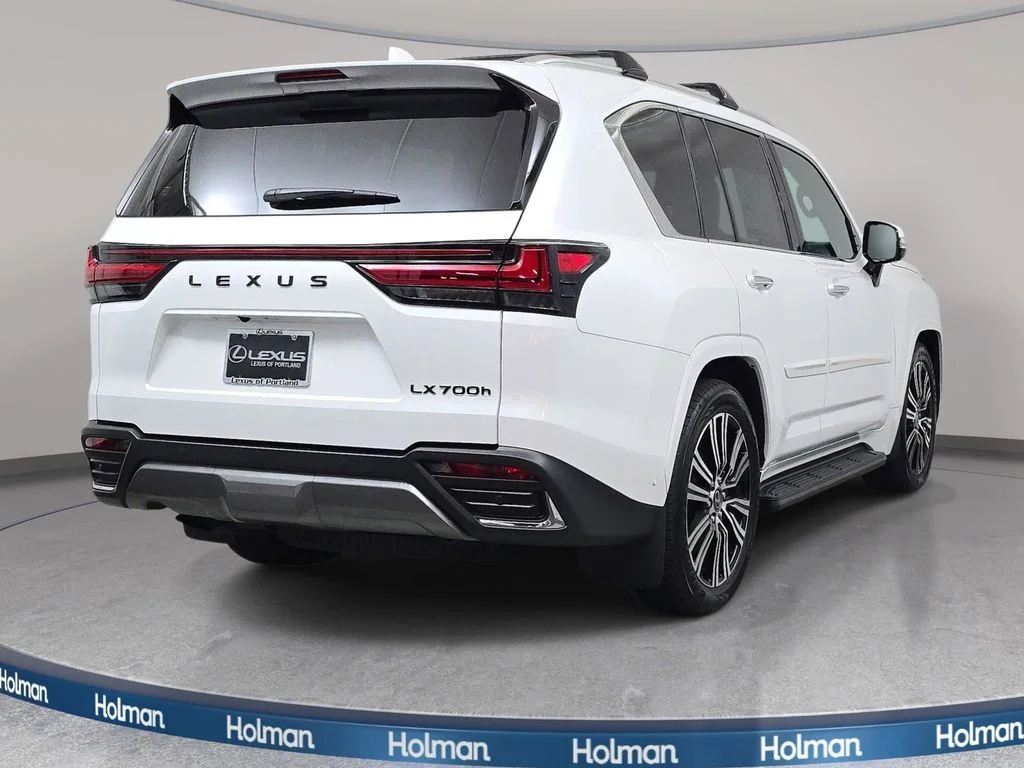New 2025  Lexus 700h Luxury image 5