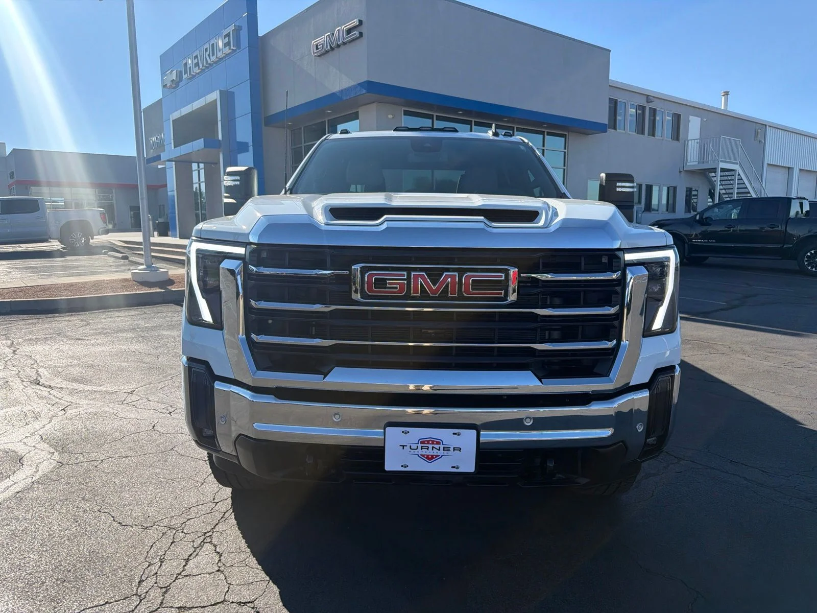 Used 2025 White GMC SLE image 3