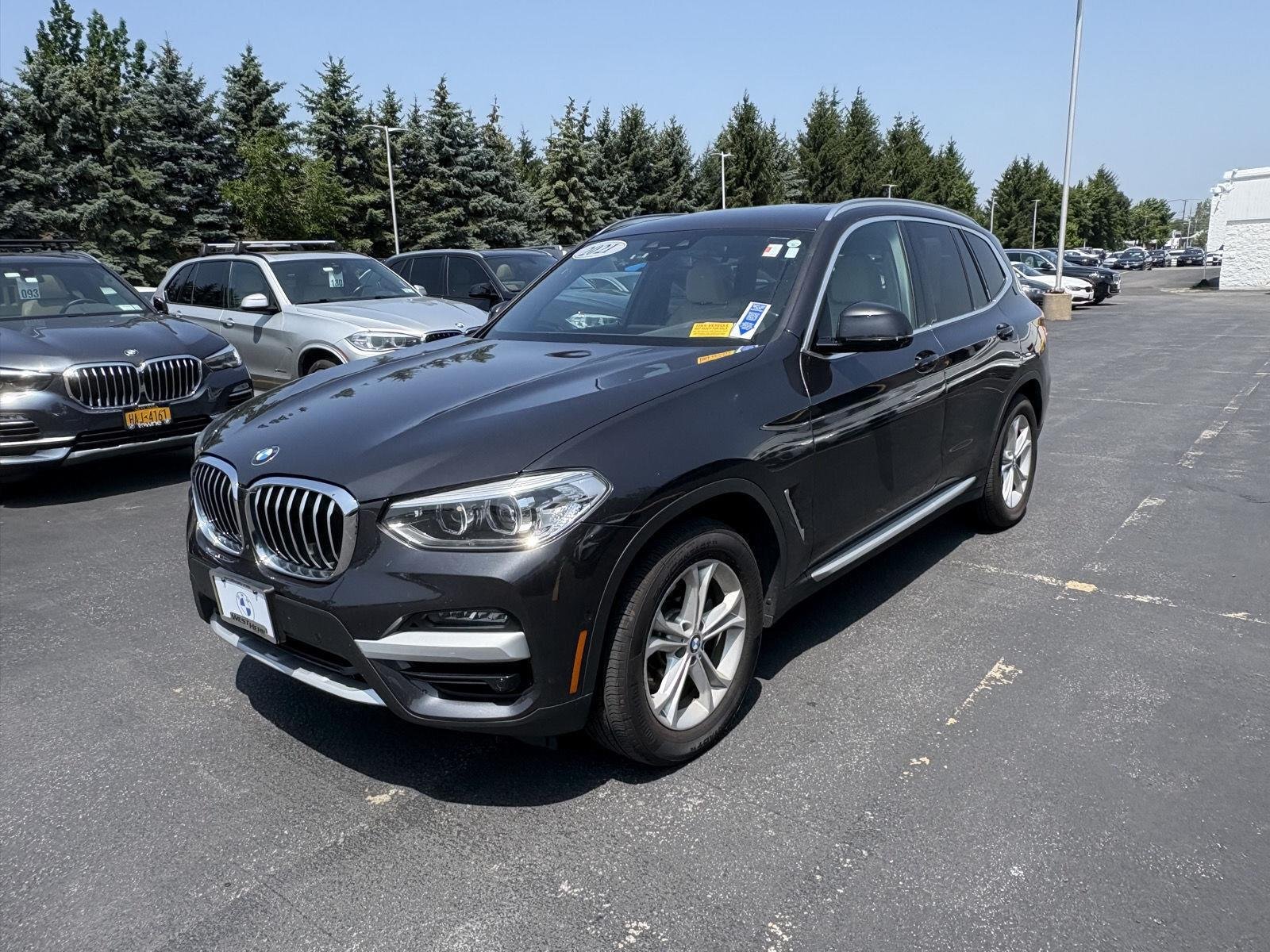 Used 2021 Dark Graphite Metallic BMW xDrive30i image 3
