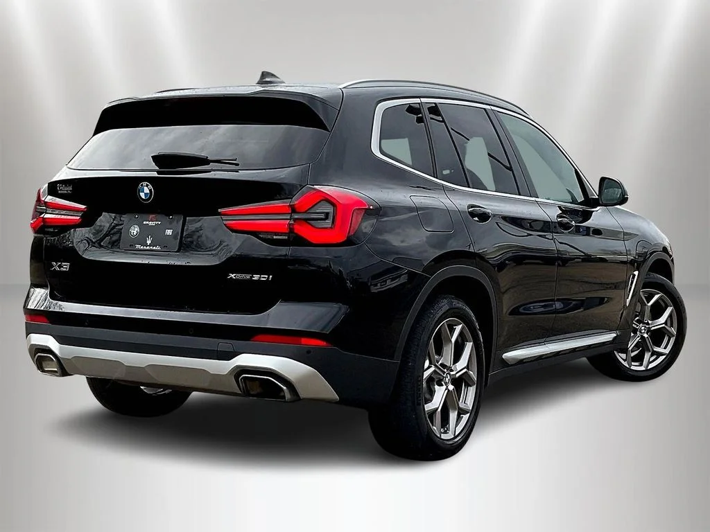 Used 2023 Jet Black BMW xDrive30i image 6