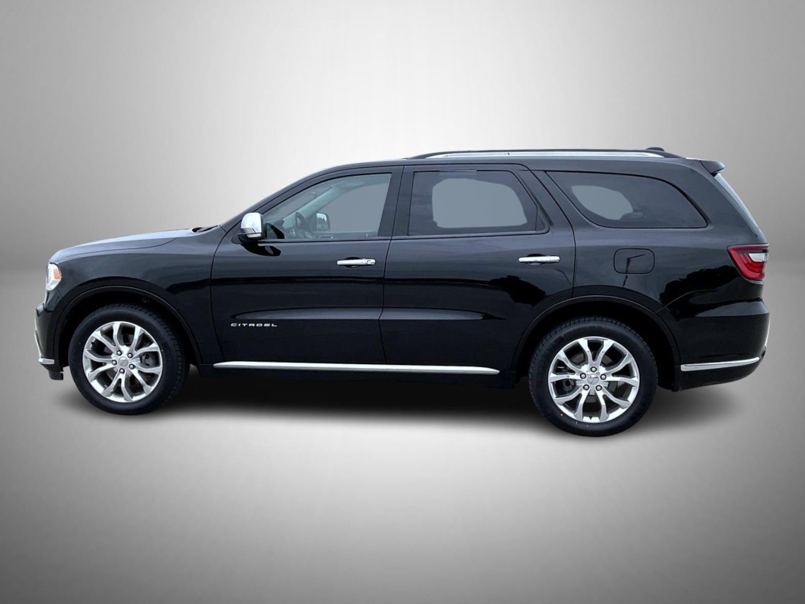 Used 2017 Black Dodge Citadel image 8