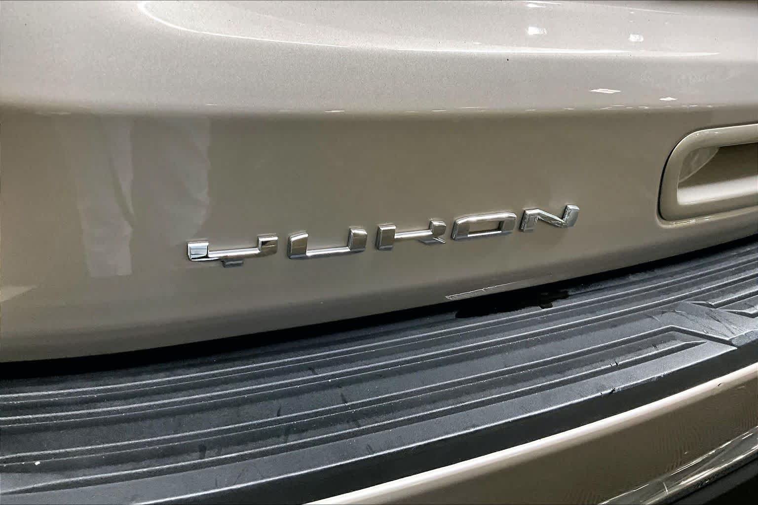 Used 2023 Pearl Beige Metallic GMC SLT image 10
