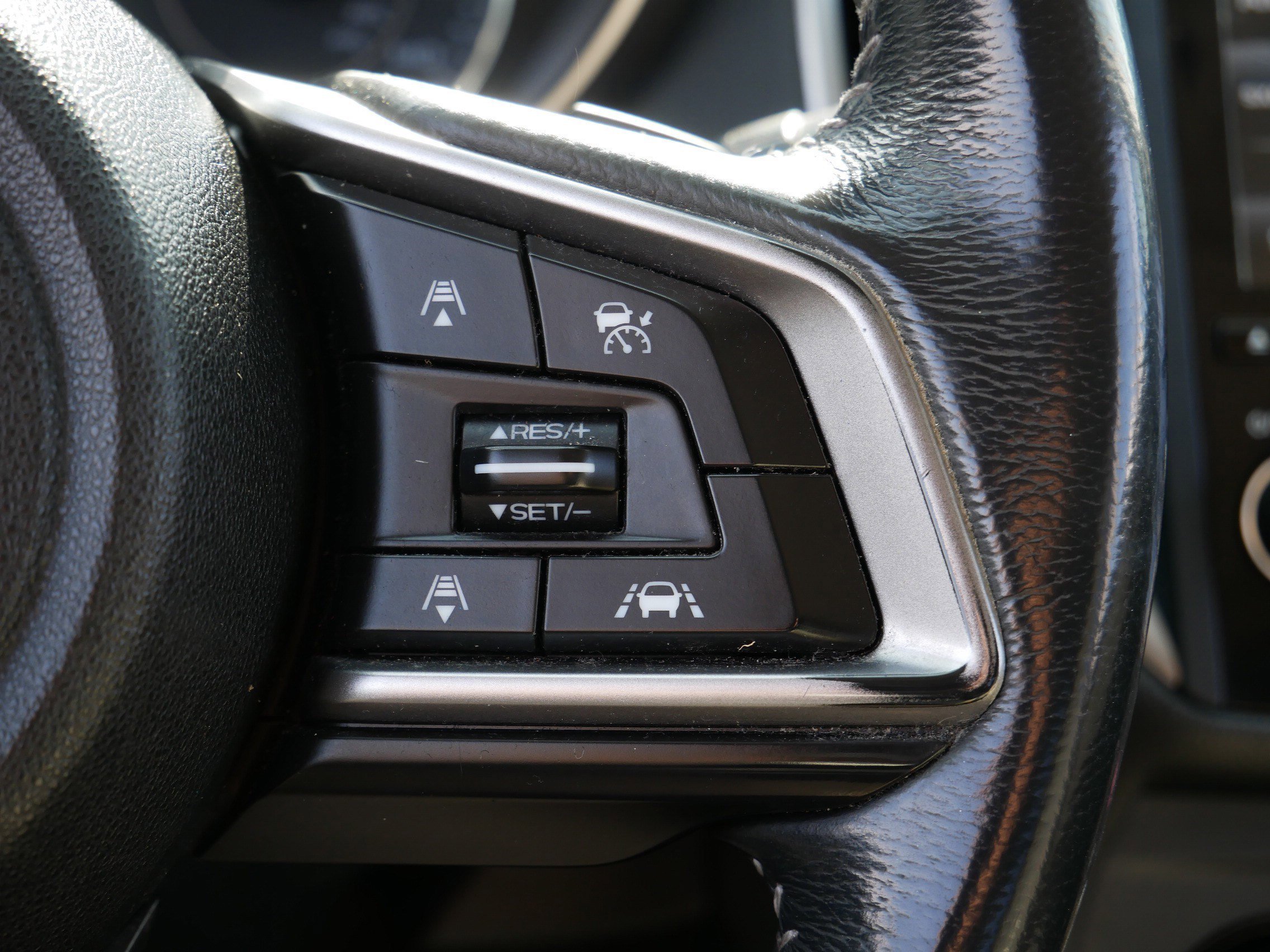 Used 2018 Crystal White Pearl Subaru Limited image 29