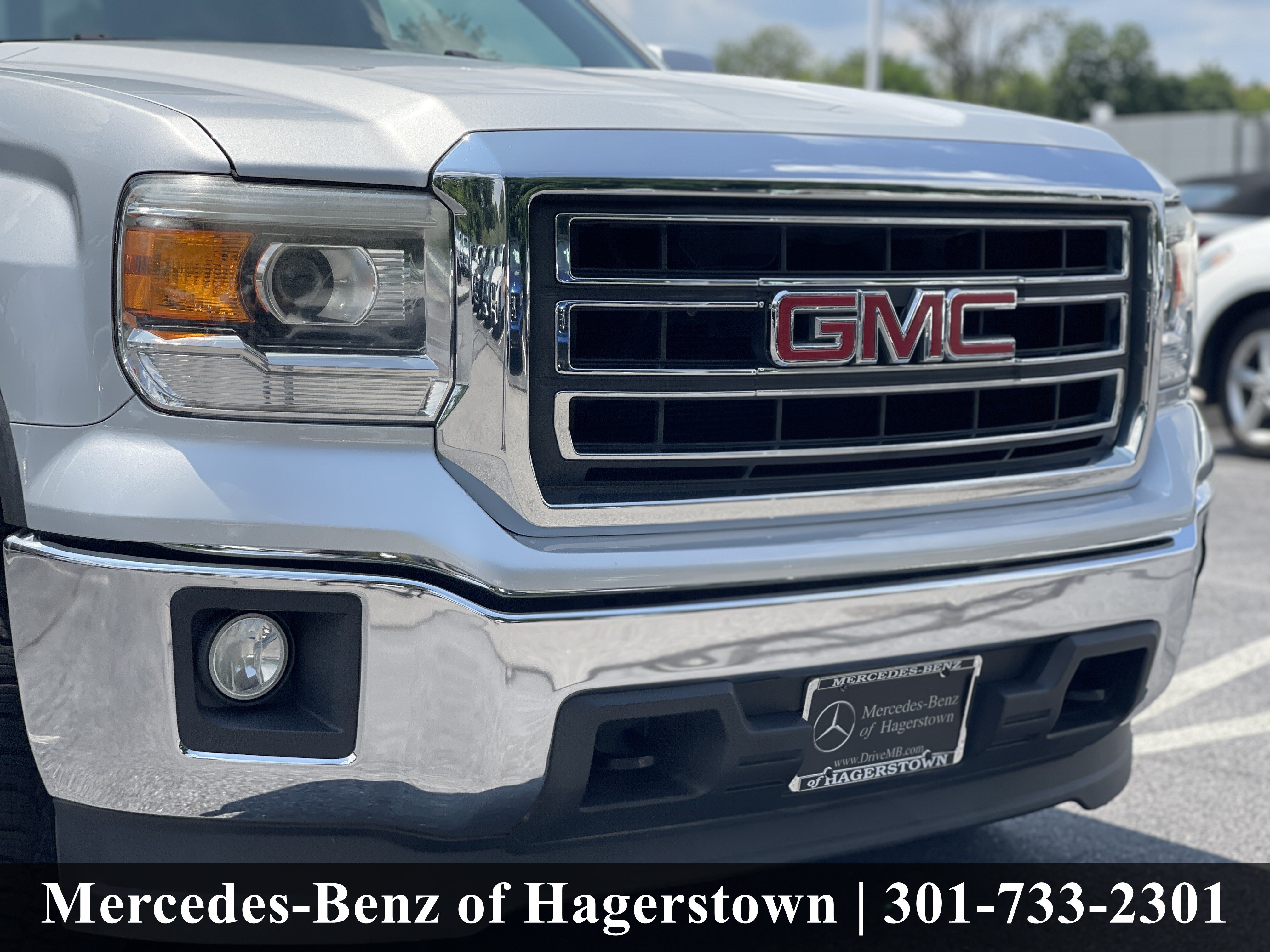 Used 2015 Quicksilver Metallic GMC SLE 4WD Crew Cab 153.0 image 37