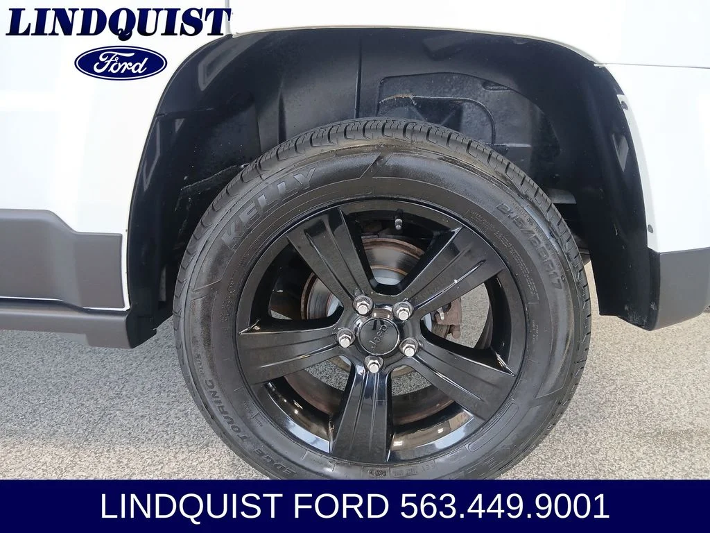 Used 2015 Bright White Clearcoat Jeep Sport image 22