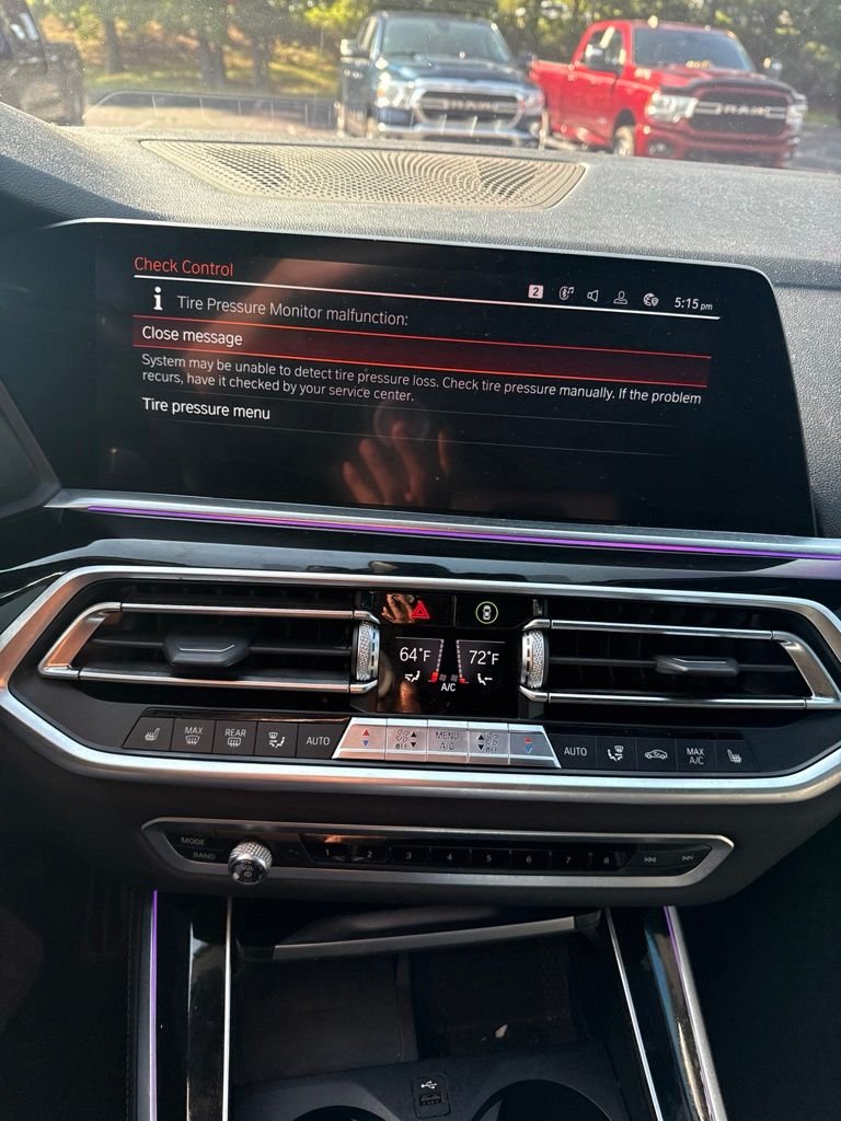 Used 2019 Black BMW xDrive40i image 10