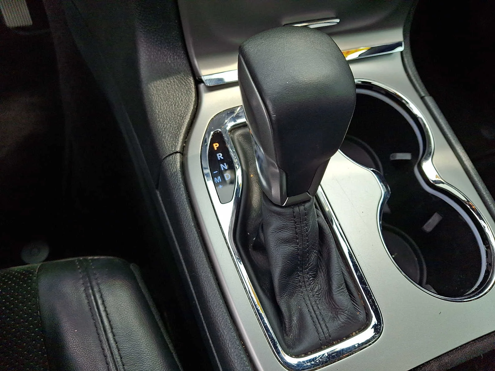 Used 2018 Bright White Clearcoat Jeep Altitude image 15