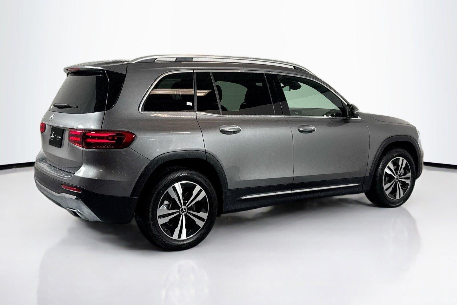 Used 2026 Mountain Grey Metallic Mercedes-Benz GLB 250 image 5