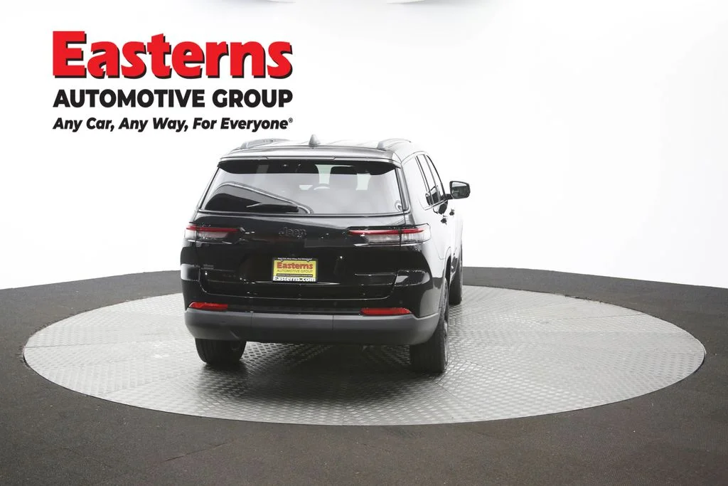 Used 2023 Black Jeep Altitude image 39
