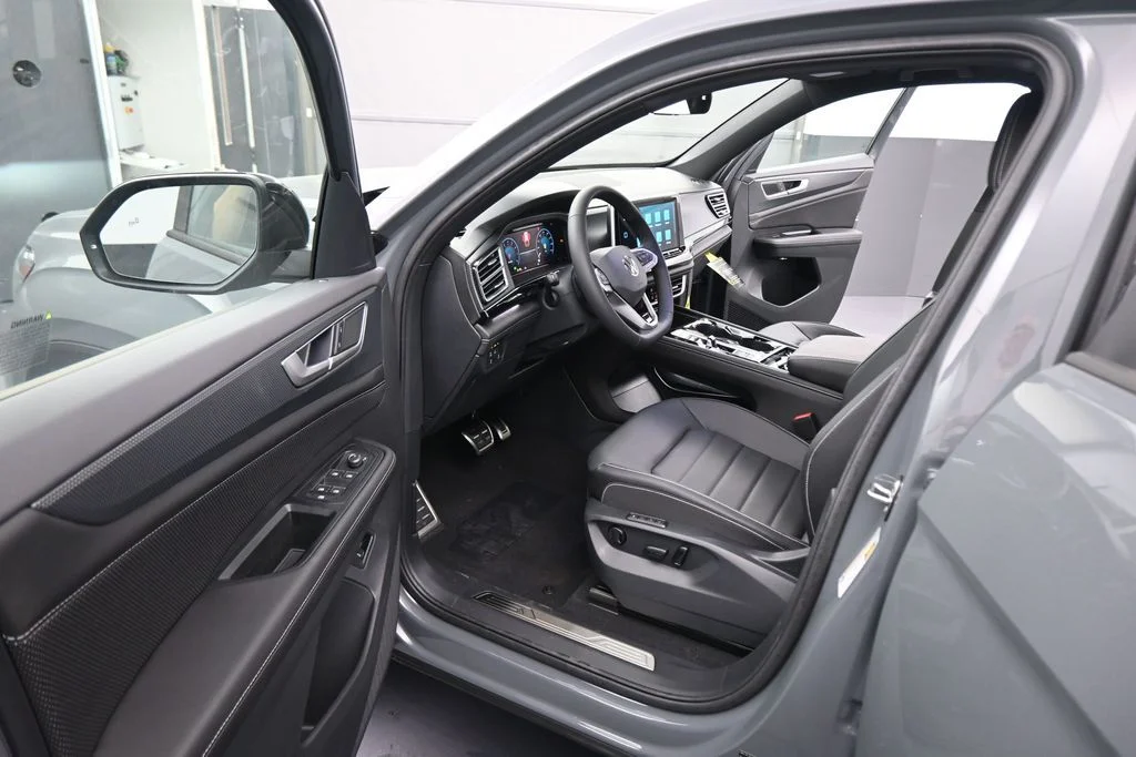 New 2026  Volkswagen 2.0T SEL R-Line Black image 39