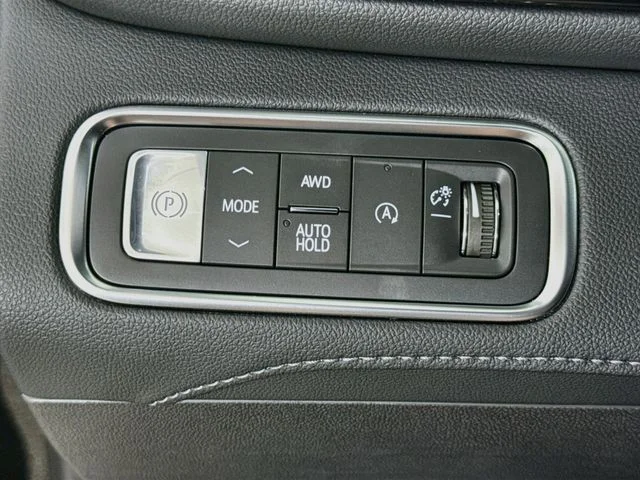 Used 2026 Black Buick Avenir image 11
