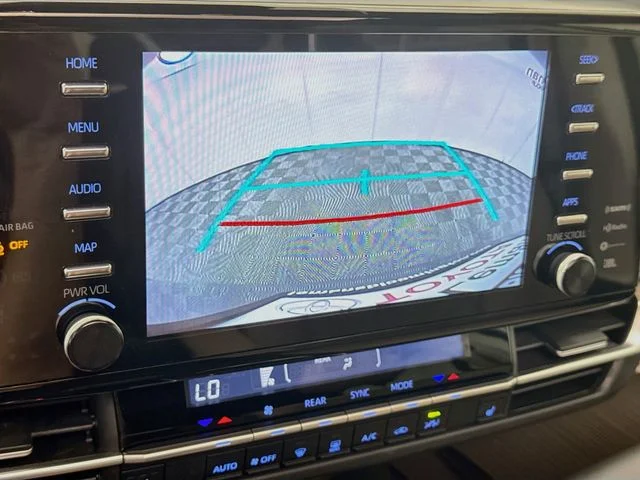 Used 2021 Silver Toyota XLE image 14