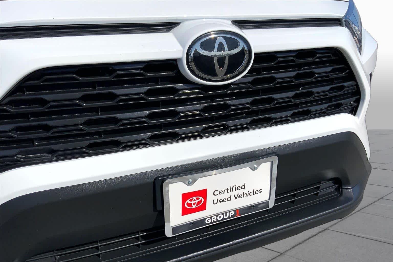 Used 2025 Ice Cap Toyota XLE image 29