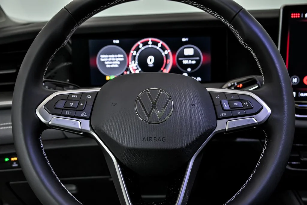 New 2026 White/off-white Volkswagen 2.0T SE image 11
