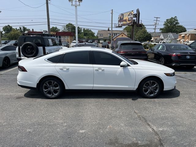 Used 2024 White Honda EX image 11