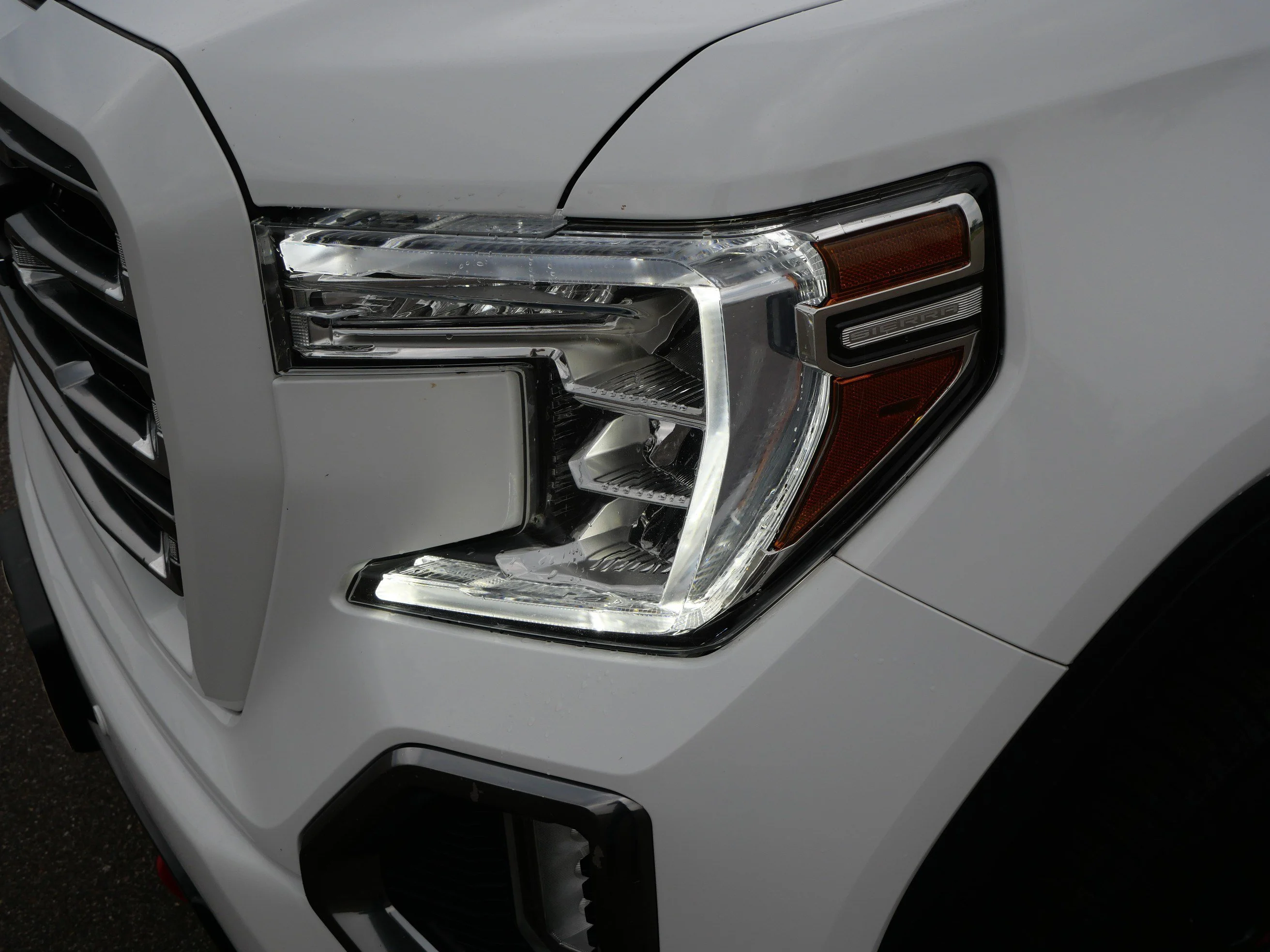 Used 2021 Summit White GMC AT4 image 15