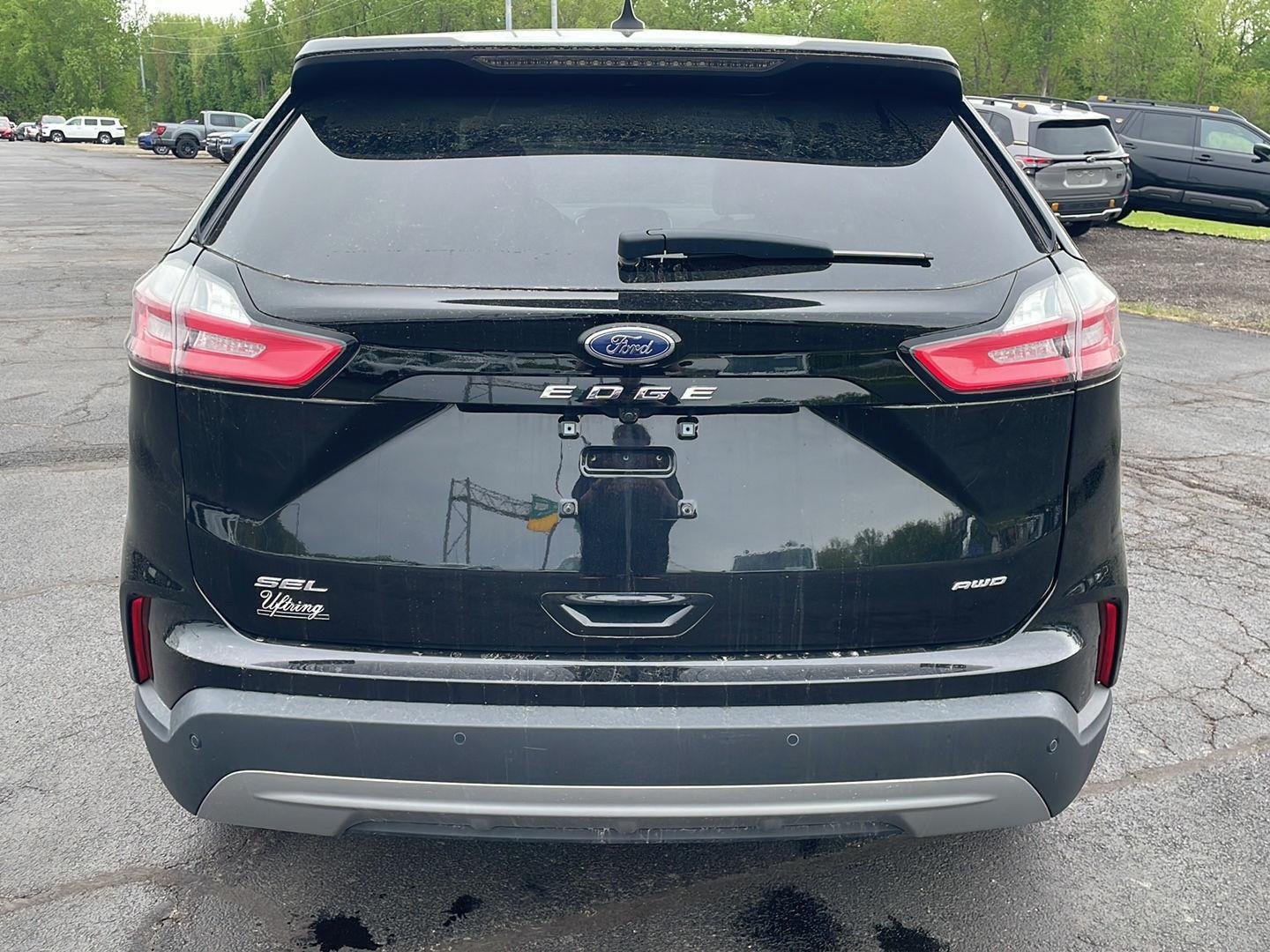 Used 2023 Agate Black Ford SEL image 4