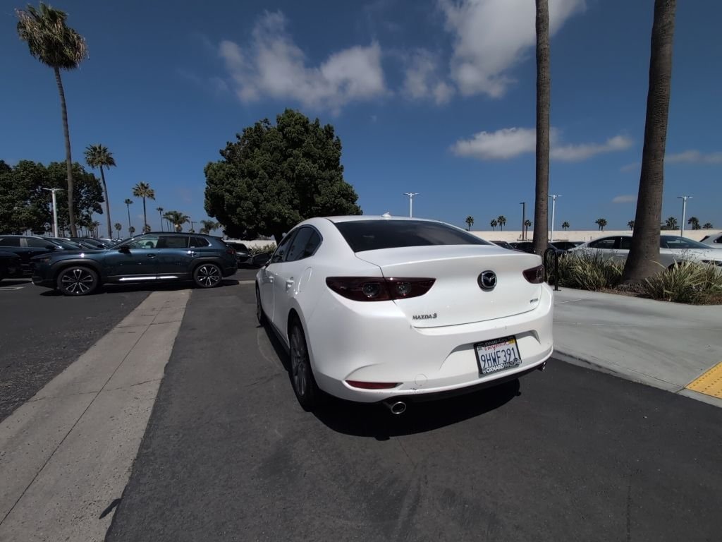 Used 2020 White Mazda Preferred image 14