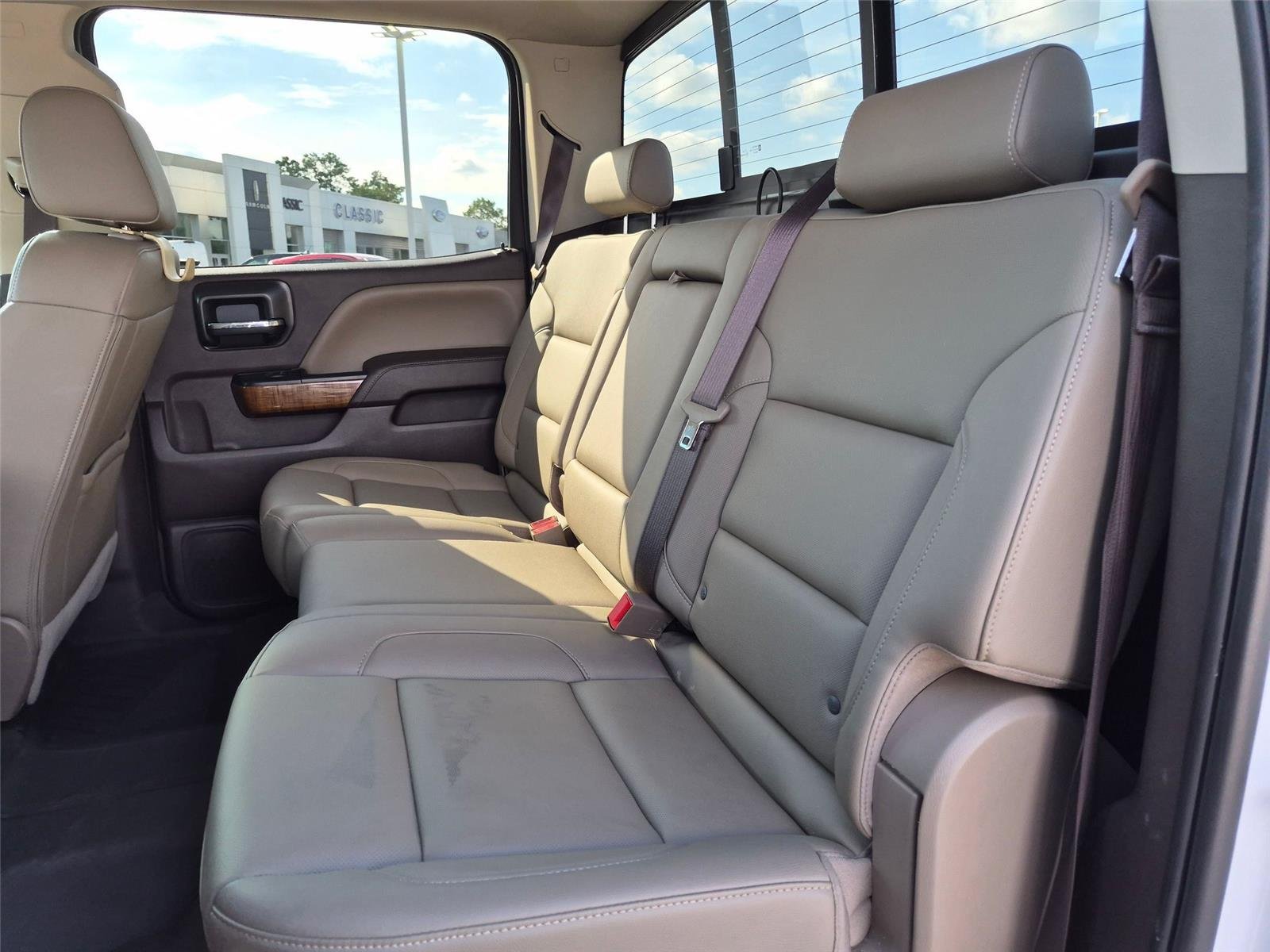 Used 2017 White Frost Tricoat GMC SLT image 27