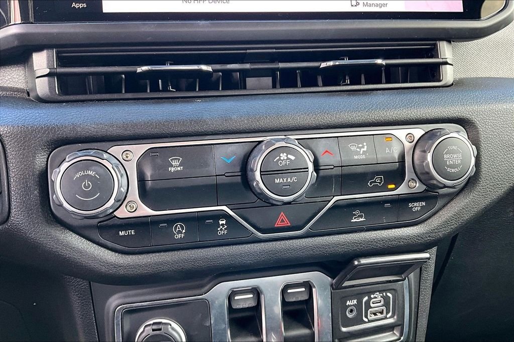 Used 2025 Green Jeep Sport image 24