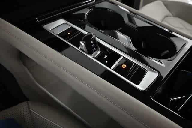 2025 Volkswagen Atlas SEL Premium R-Line - Photo 30